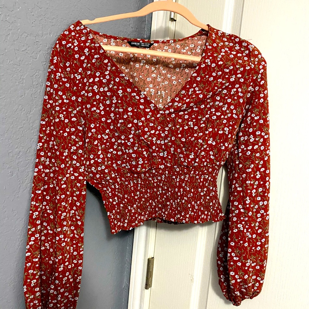 Crop floral shirt